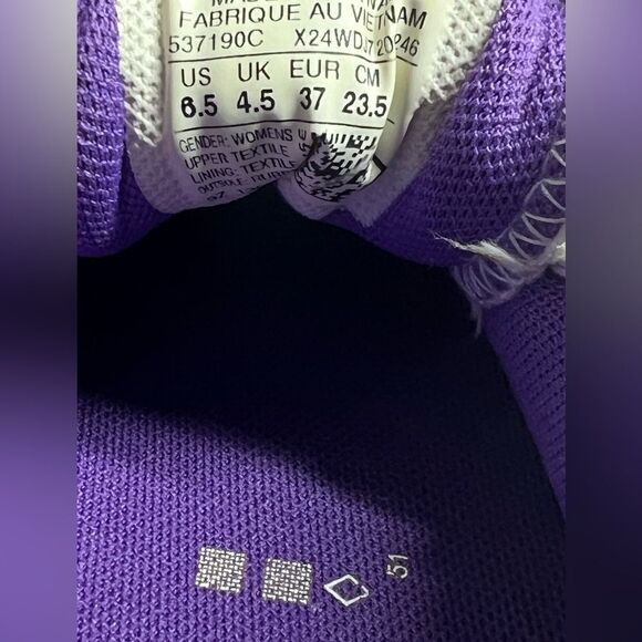 Converse ladys 6,5  Low top lights up white and purple - Picture 6 of 8